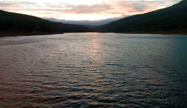Una imagen del embalse en Vinuesa. /SN