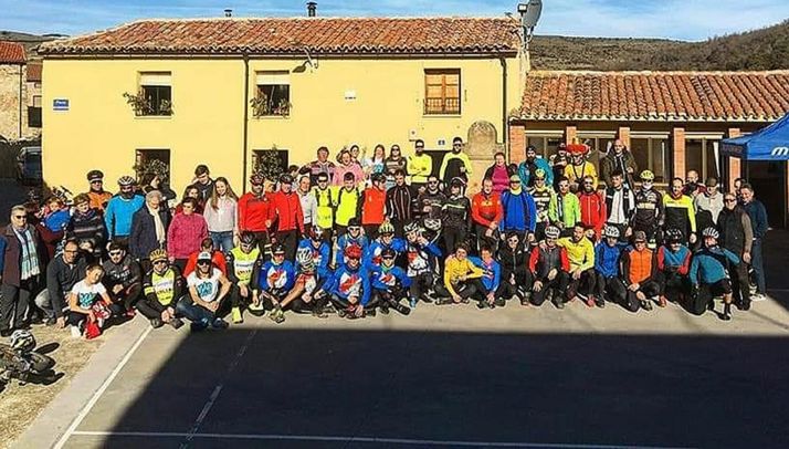 Foto de familia con los participantes. 