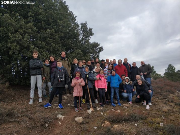Carbonera de Frentes coloca su belén en lo alto del Santo