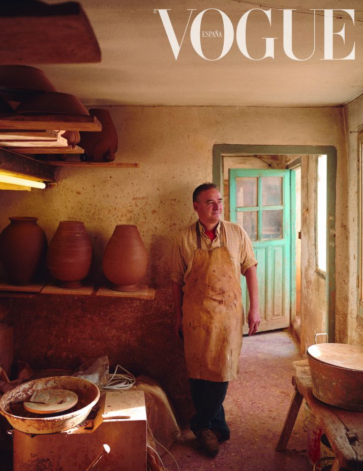 El alfarero soriano Alfonso Almazán, protagonista en la revista Vogue