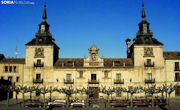 El edificio herreriano del centro cultural San Agustín, en la plaza Mayor burgense. /SN