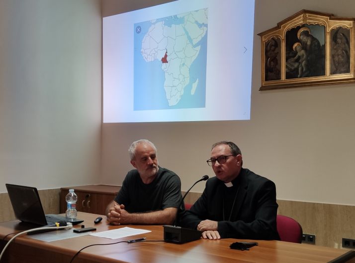 El Obispo de Osma-Soria visita Camerún