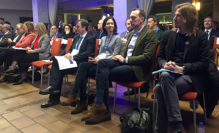 Fernández, (dcha.) durante la cumbre de este viernes en Gredos. 