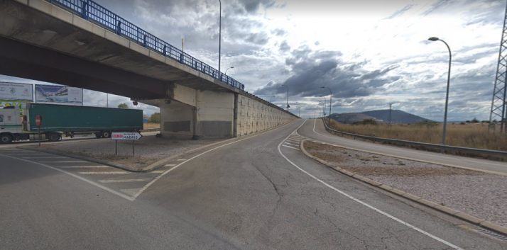 Un herido en un accidente cerca de la rotonda del Caballo Blanco