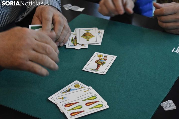 Vox quiere que la UNESCO declare el guiñote Patrimonio de la Humanidad