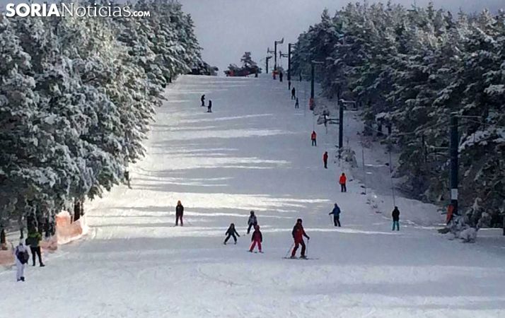 Una abundante nevada abre la temporada en Santa Inés