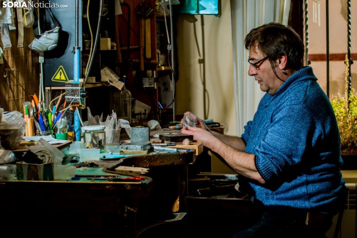 Víctor Torres, manos que forjan sueños de plata