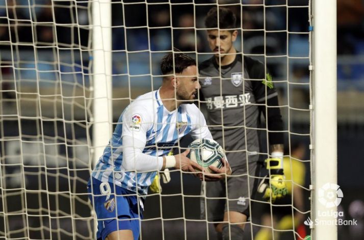 El Numancia cae ante un Málaga confiado y superior que se salva del descenso (2-1)