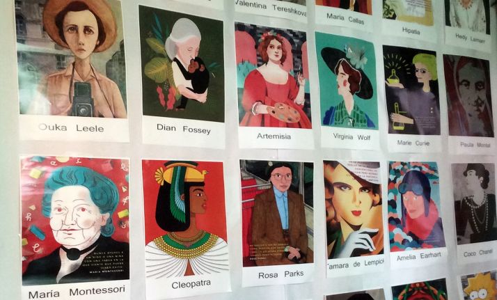 Mural que recuerda a mujeres célebres en una de las dependencias del colegio. /CSTJ