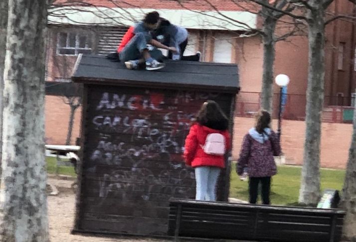 El PP pide la retirada de la caseta del parque de Santa Bárbara por la peligrosidad que representa