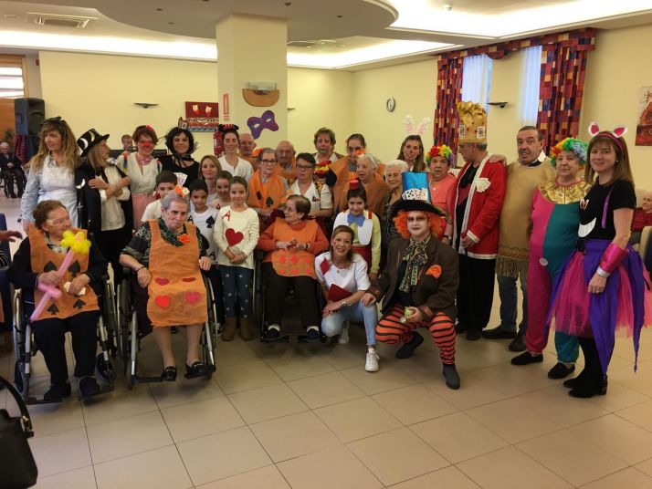 Las residencias de mayores del grupo Latorre también celebraron el Jueves Lardero