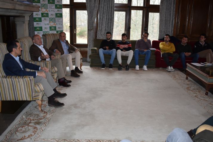 Jóvenes y cooperativas, factores imprescindibles para el futuro del campo de Castilla y León