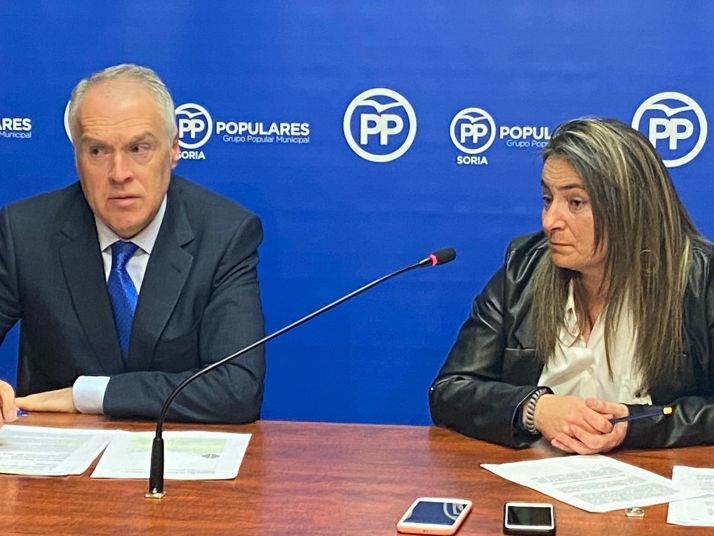 Begoña Redondo y Javier Muñoz este jueves. 