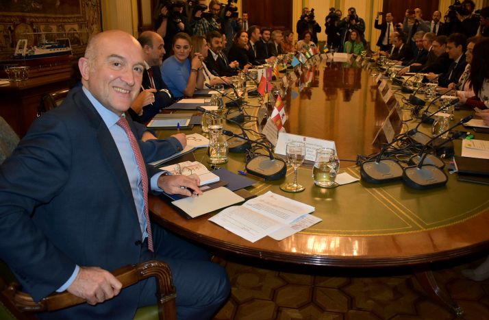 Carnero, en la reunión de este miércoles en la sede ministerial. /Jta.