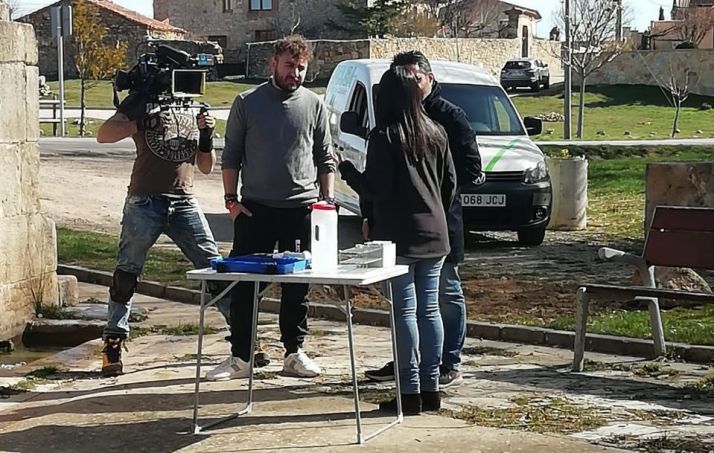 La televisión nacional se hace eco del problema con el agua contaminada de Fuentecantos