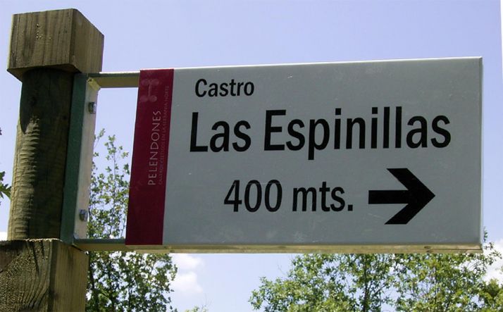 Cartel indicador del yacimiento. 