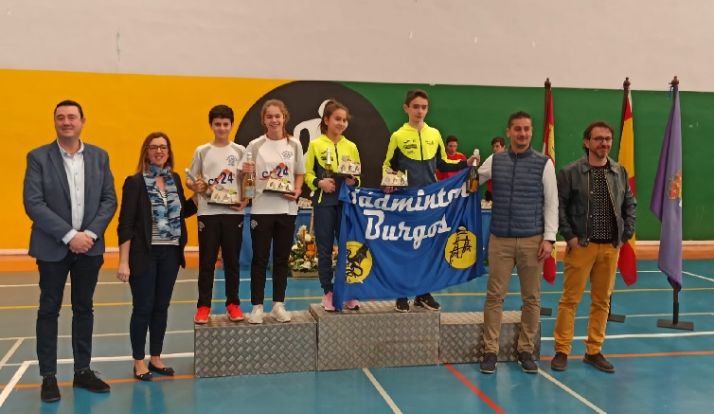 Daniela Corchón y Adrián Diez ganan la plata en doble mixto sub13 en Tordesillas