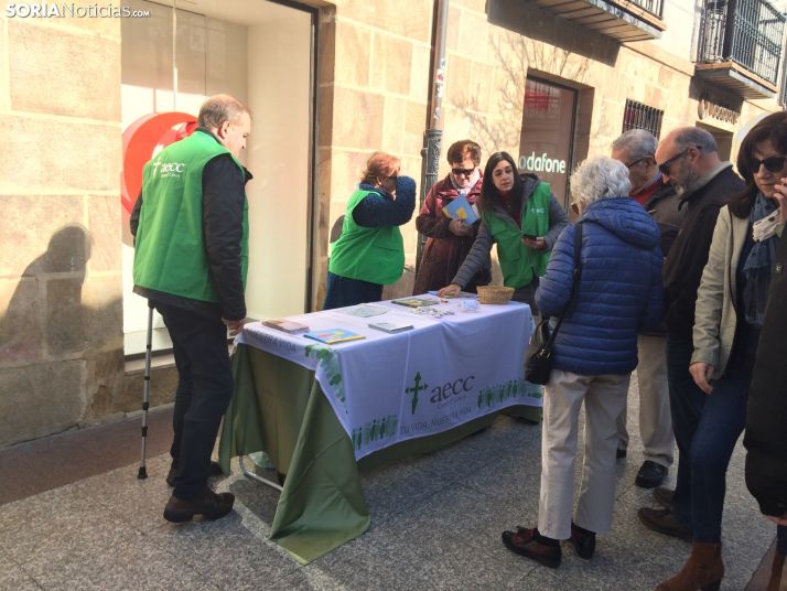 La AECC informa a los sorianos sobre el impacto socio-económico del cáncer 