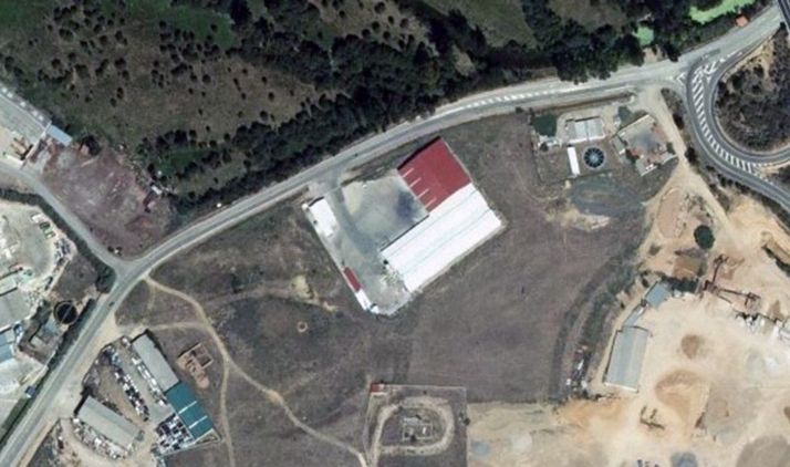 En el emplazamiento previsto para la instalación. 