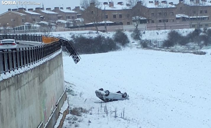 Una imagen del vehículo tras su salida de la vía. /SN