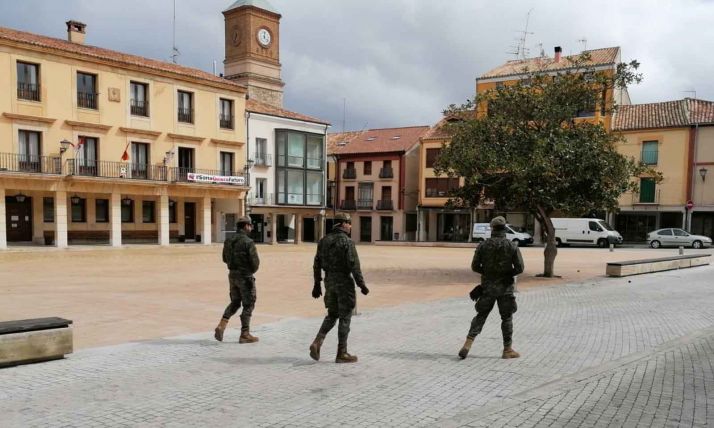 Componentes del batallón en la plaza principal de la villa adnamantina. /SdG