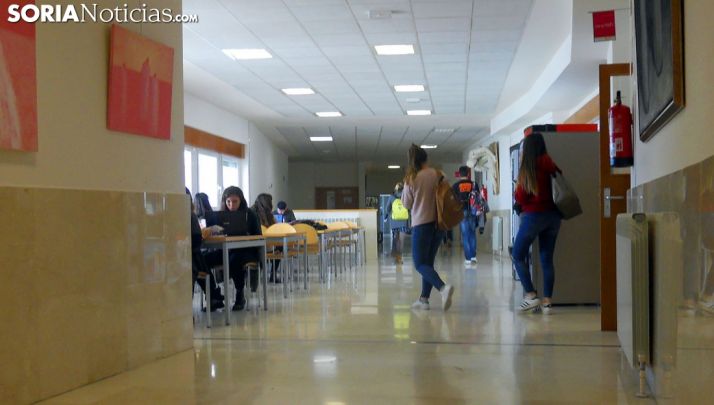 Uno de los pasillos del Campus Duques de Soria. /SN