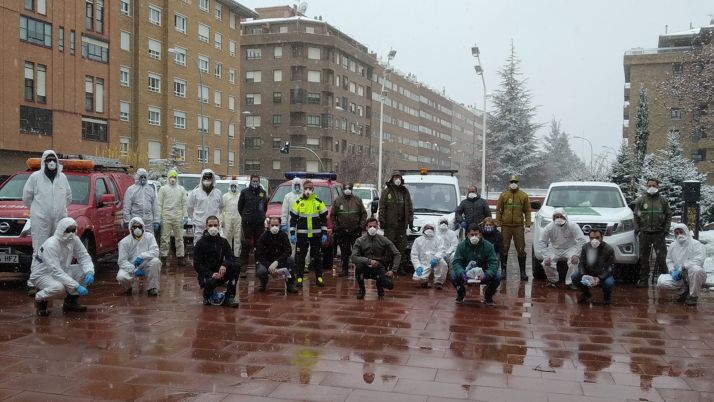 El grupo de efectivos de desinfección este martes. /Jta.