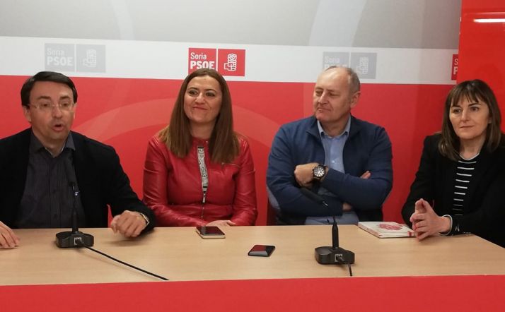 De Pablos, (izda.), durante la rueda informativa. 