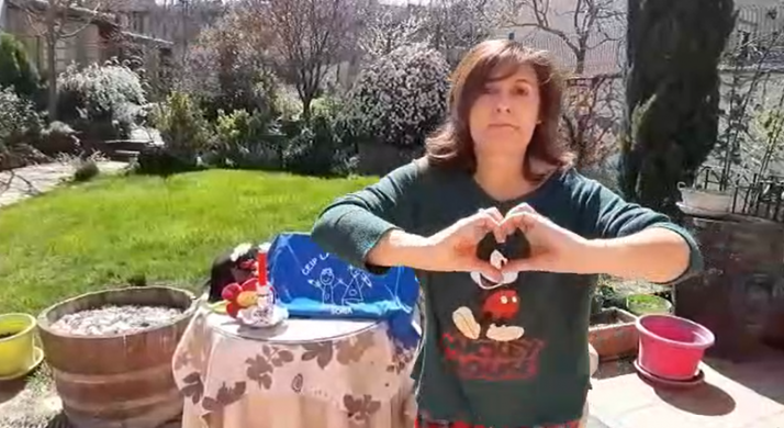 VÍDEO: Los profes de Las Pedrizas bailan y cantan para que sus alumnos sonrían