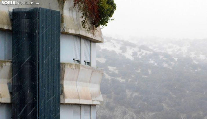 Nieve en la capital esta mañana de martes. /SN