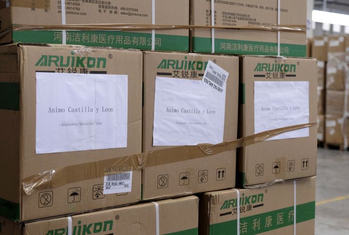 Llega un nuevo vuelo de China cargado de material sanitario para CyL