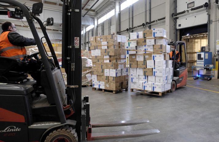 La Junta ha repartido ya más de 20.000 mascarillas al sector del transporte de mercancías y de viajeros