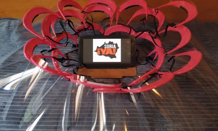 Pantallas faciales dispuestas para su reparto. /Soria Ya