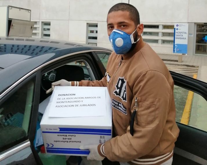 Los vecinos y amigos de Monteagudo aportan su granito de arena en forma de material sanitario