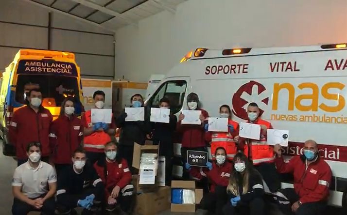 Batucada Kilombó apoya al personal de ambulancias y Emergencias