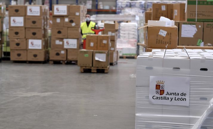 Una imagen del centro logístico desde donde se distribuye el material. /Jta.