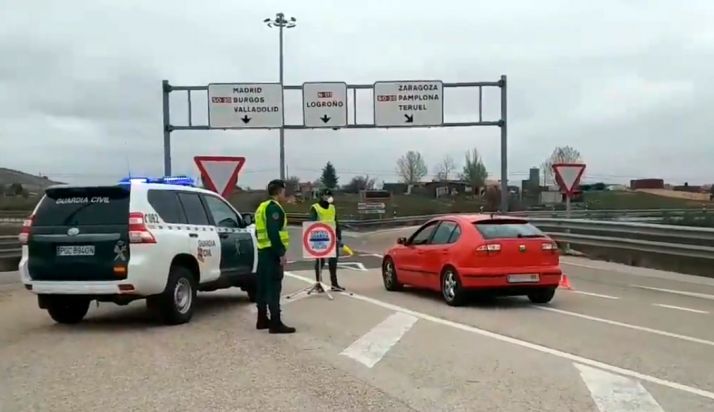 Control de la Guardia Civil la pasada semana a la entrada de Soria. 
