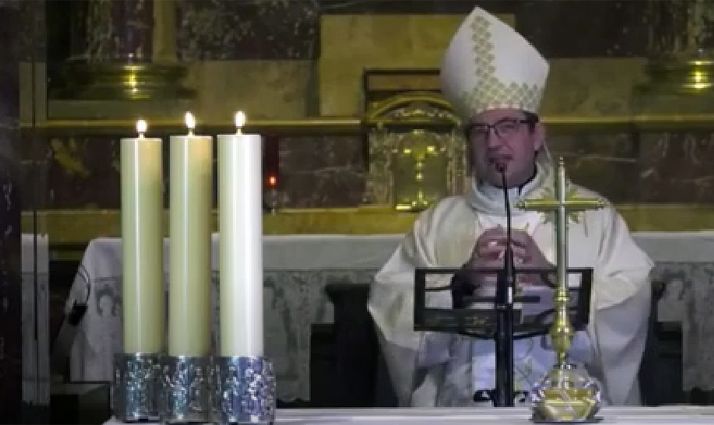 El obispo, en una de las celebraciones litúrgicas celebradas en la capital esta Semana Santa. /DOS