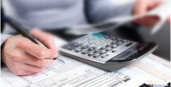 La Agencia Tributaria sustituirá la atención presencial en las oficinas por asesoramiento telefónico a domicilio, a partir del 5 de mayo 