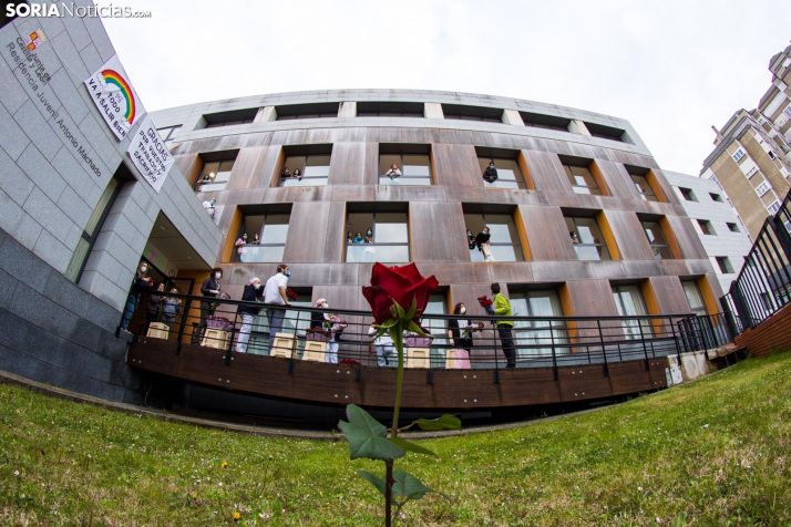 GALERÍA: Reconocimiento de profesionales a profesionales teñido de rosas