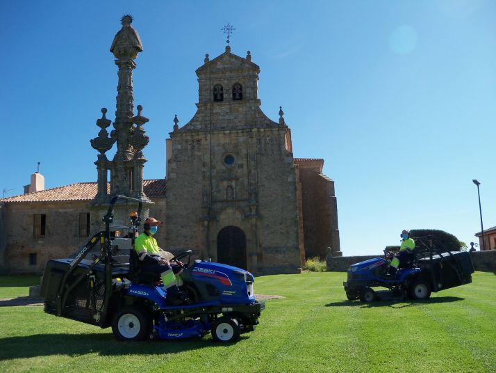El nuevo tractor para los jardines de Soria favorece el trabajo individual y las distancias