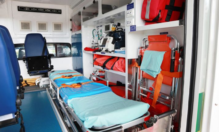 Interior de una ambulancia. 