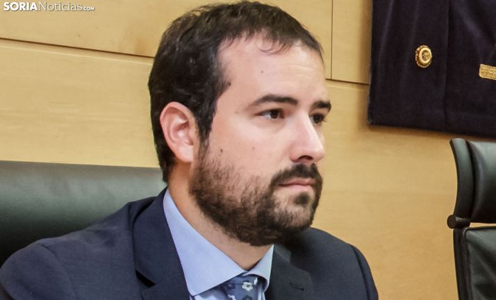 Ángel Hernández, en una comparecencia en las Cortes regionales. /SN