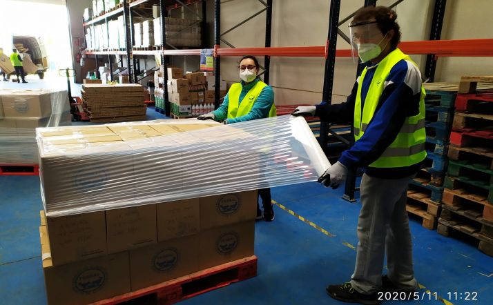 Voluntarios del BALSO la pasada semana en el almacén de Valcorba. /BALSO