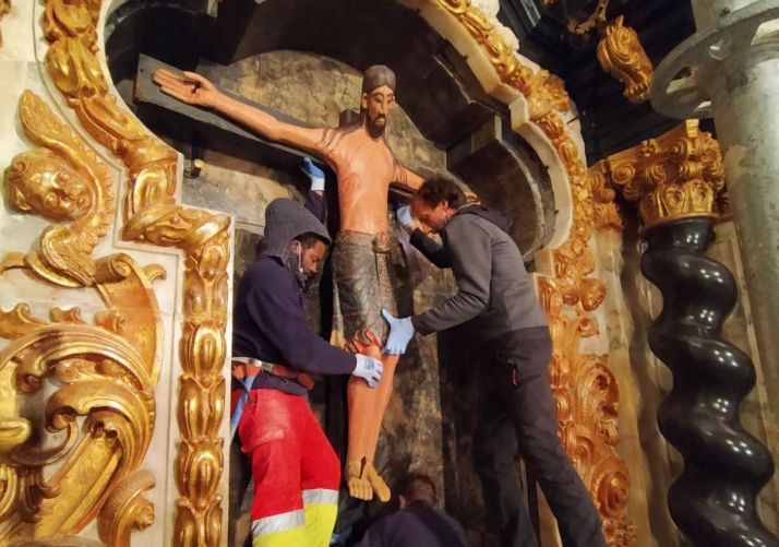 Concluye la restauración del retablo de la capilla del Cristo del Milagro de la catedral burgense
