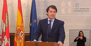 Mañueco propone al Gobierno un triple plan para los sectores del turismo, la industria del automóvil y la agroalimentación