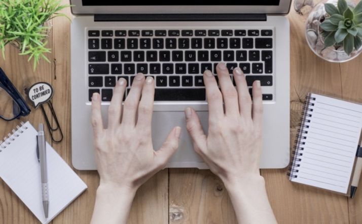 Los periodistas instan a gobiernos y partidos a apoyar el periodismo como bien público esencial