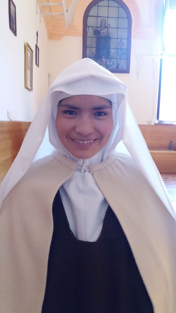 La Hermana María Inés de Jesús toma el hábito en las MM. Carmelitas de Soria