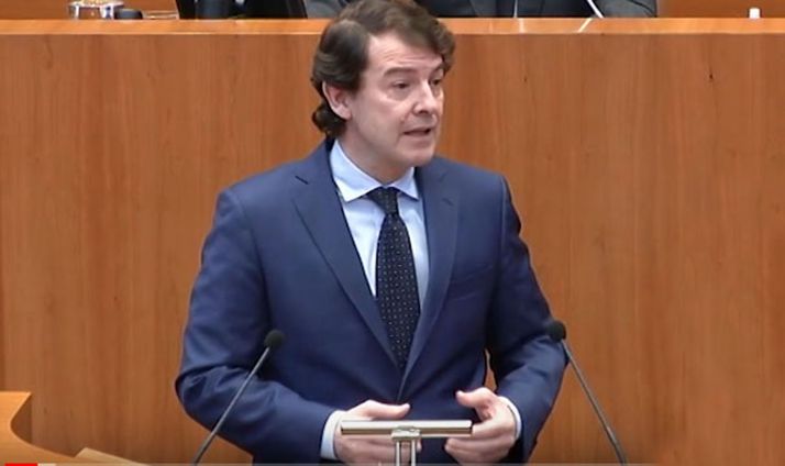 El presidente de la Junta en las Cortes regionales. 