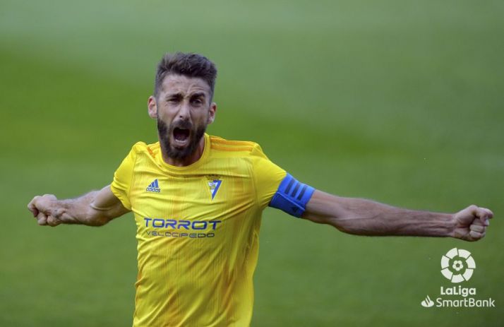 El Cádiz gana en Soria y acerca peligrosamente al Numancia al descenso